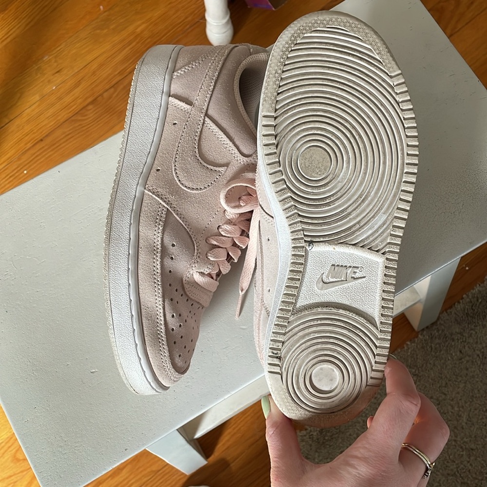 Pink Nike Lo Court - Picture 3 of 4